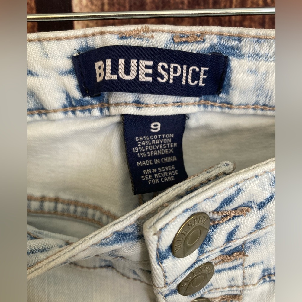 BLUE SPICE | Women’s Light Wash High Rise Skinny Jeans - Picture 5 of 8